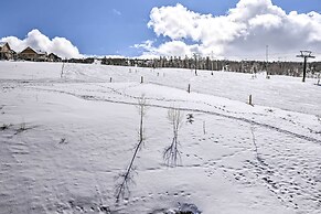 Ski-in/ski-out Granby Base Camp Escape w/ Balcony
