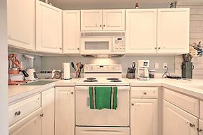 Canal Views & Community Pool: Ocean City Condo