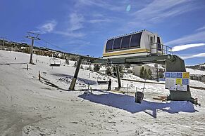 Ski-in/ski-out Granby Ranch Escape With Balcony!