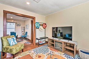 2 Mi to Pier: Colorful Cottage in Galveston!