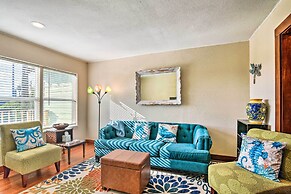 2 Mi to Pier: Colorful Cottage in Galveston!