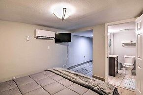 Walkable Galveston Apartment w/ Hot Tub Access