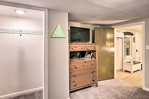 Walkable Galveston Apartment w/ Hot Tub Access