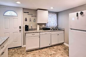 Walkable Galveston Apartment w/ Hot Tub Access