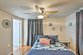 Lovely Tacoma Cottage w/ Fire Pit, Near Dtwn!