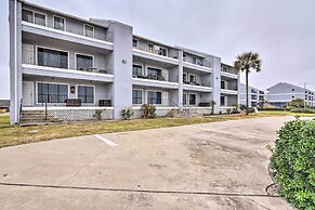 Gulf Views & Patio: Lovely Galveston Condo!