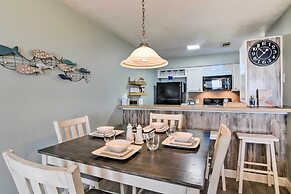 Gulf Views & Patio: Lovely Galveston Condo!