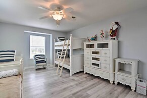 Oceanfront Galveston Home - Walk to Beach!