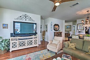 Pointe West Family Retreat: Balcony & Ocean Views!