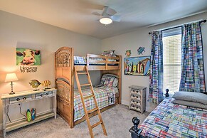 Pointe West Family Retreat: Balcony & Ocean Views!