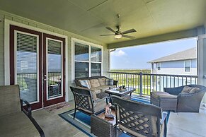 Pointe West Family Retreat: Balcony & Ocean Views!