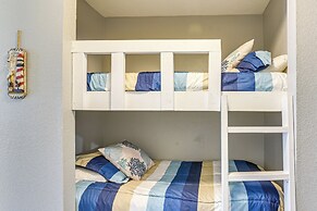 Walk to Pier & Beach: Coastal Condo in Galveston!