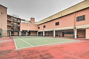 Walk to Pier & Beach: Coastal Condo in Galveston!