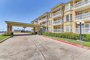 Walk to Pier & Beach: Coastal Condo in Galveston!