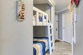 Walk to Pier & Beach: Coastal Condo in Galveston!