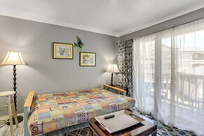 Walk to Pier & Beach: Coastal Condo in Galveston!