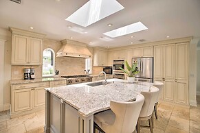 2 Mi to Dtwn: Luxury Getaway in Palm Beach Gardens