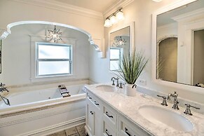 2 Mi to Dtwn: Luxury Getaway in Palm Beach Gardens