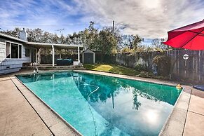 1 Mi to Main Street Sutter Creek: Poolside Oasis!