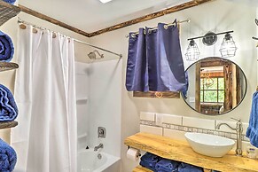 Remodeled Cabin w/ Fire Pit on Norfork Lake!