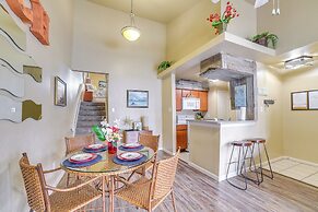 Bay View, Pool Access: Romantic Galveston Retreat!