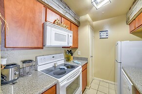 Bay View, Pool Access: Romantic Galveston Retreat!