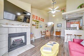 Bay View, Pool Access: Romantic Galveston Retreat!