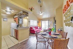 Bay View, Pool Access: Romantic Galveston Retreat!