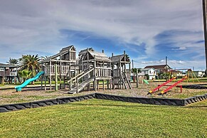 1/2 Mi to Beach: Canal-front Galveston Home!