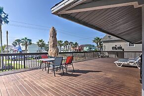 1/2 Mi to Beach: Canal-front Galveston Home!