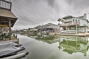 1/2 Mi to Beach: Canal-front Galveston Home!