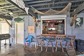 1/2 Mi to Beach: Canal-front Galveston Home!