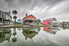 1/2 Mi to Beach: Canal-front Galveston Home!