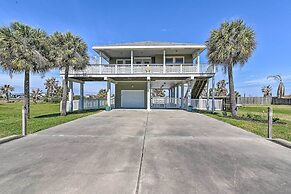 Walk to Galveston Beach: Pet-friendly Home