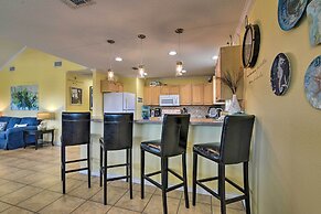 Walk to Galveston Beach: Pet-friendly Home