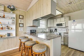 Steps to Beach: Home w/ Deck in Galveston!