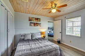 Steps to Beach: Home w/ Deck in Galveston!