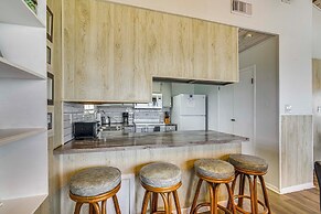 Steps to Beach: Home w/ Deck in Galveston!