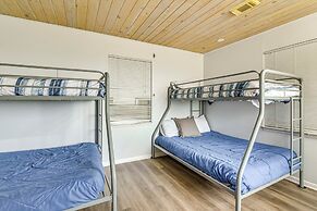 Steps to Beach: Home w/ Deck in Galveston!