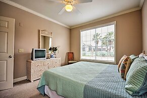 Oceanfront Galveston Condo: Balcony & Pool Access!