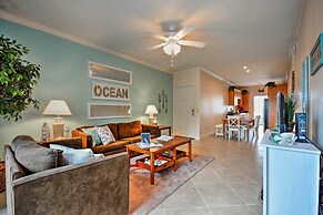 Oceanfront Galveston Condo: Balcony & Pool Access!