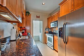 Oceanfront Galveston Condo: Balcony & Pool Access!