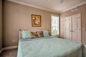 Oceanfront Galveston Condo: Balcony & Pool Access!