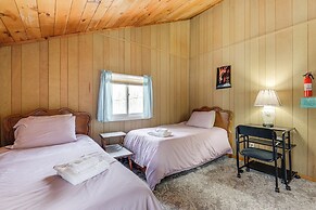 Near Hiking & Skiing: Home in Wilmington!