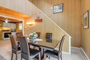 Near Hiking & Skiing: Home in Wilmington!