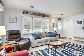 4 Mi to Beaches: Pet-friendly Berlin Home!