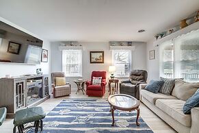 4 Mi to Beaches: Pet-friendly Berlin Home!