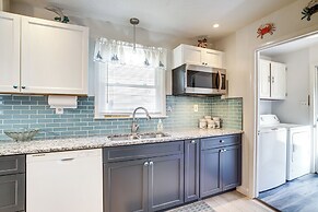 4 Mi to Beaches: Pet-friendly Berlin Home!