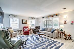 4 Mi to Beaches: Pet-friendly Berlin Home!