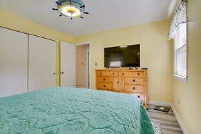 4 Mi to Beaches: Pet-friendly Berlin Home!